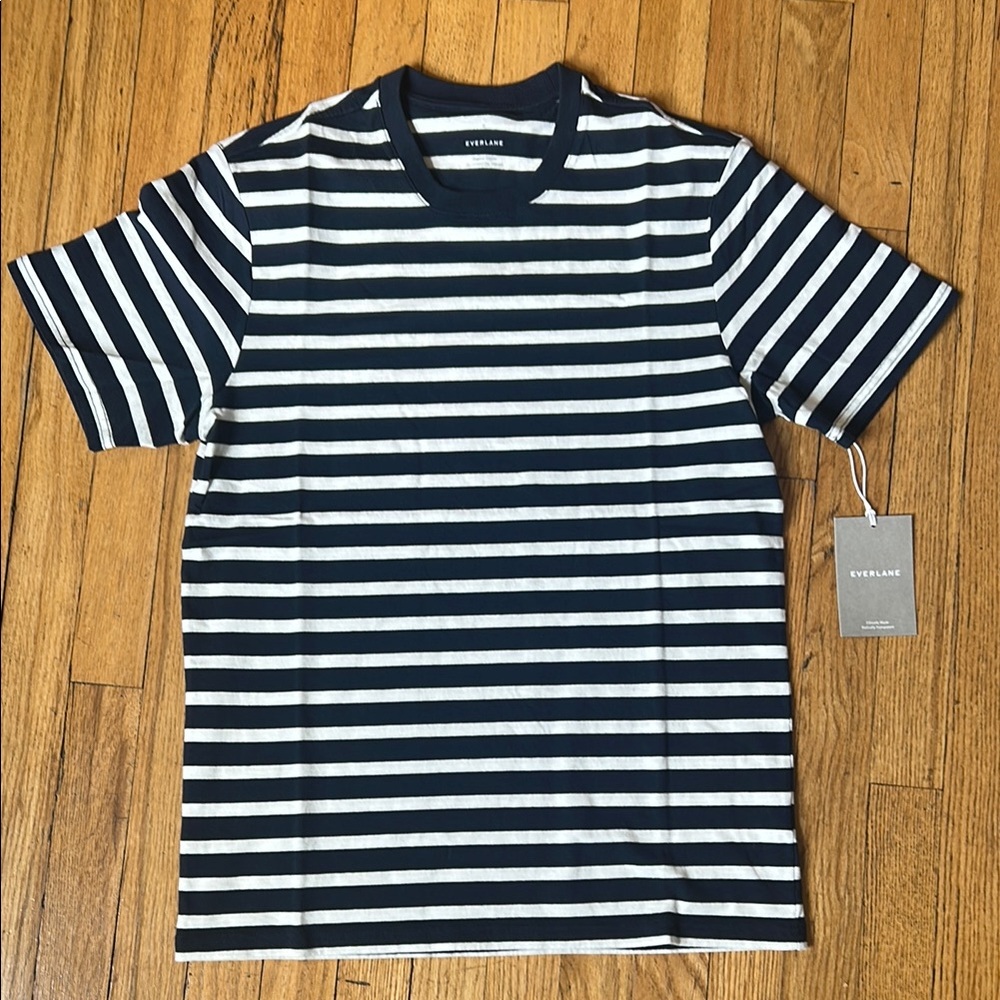 Everlane Men's Short Sleeve Navy and White Tee